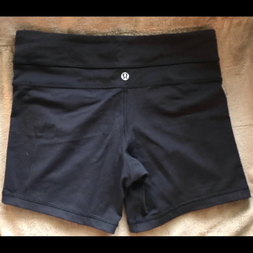 Lululemon size 6 shorts